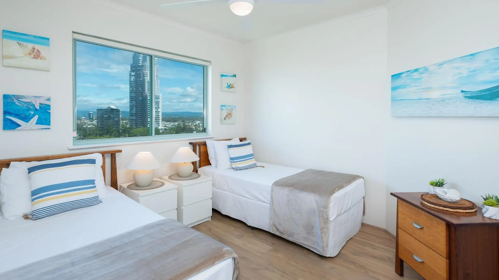 Resort The Waterford On Main Beach Gold Coast