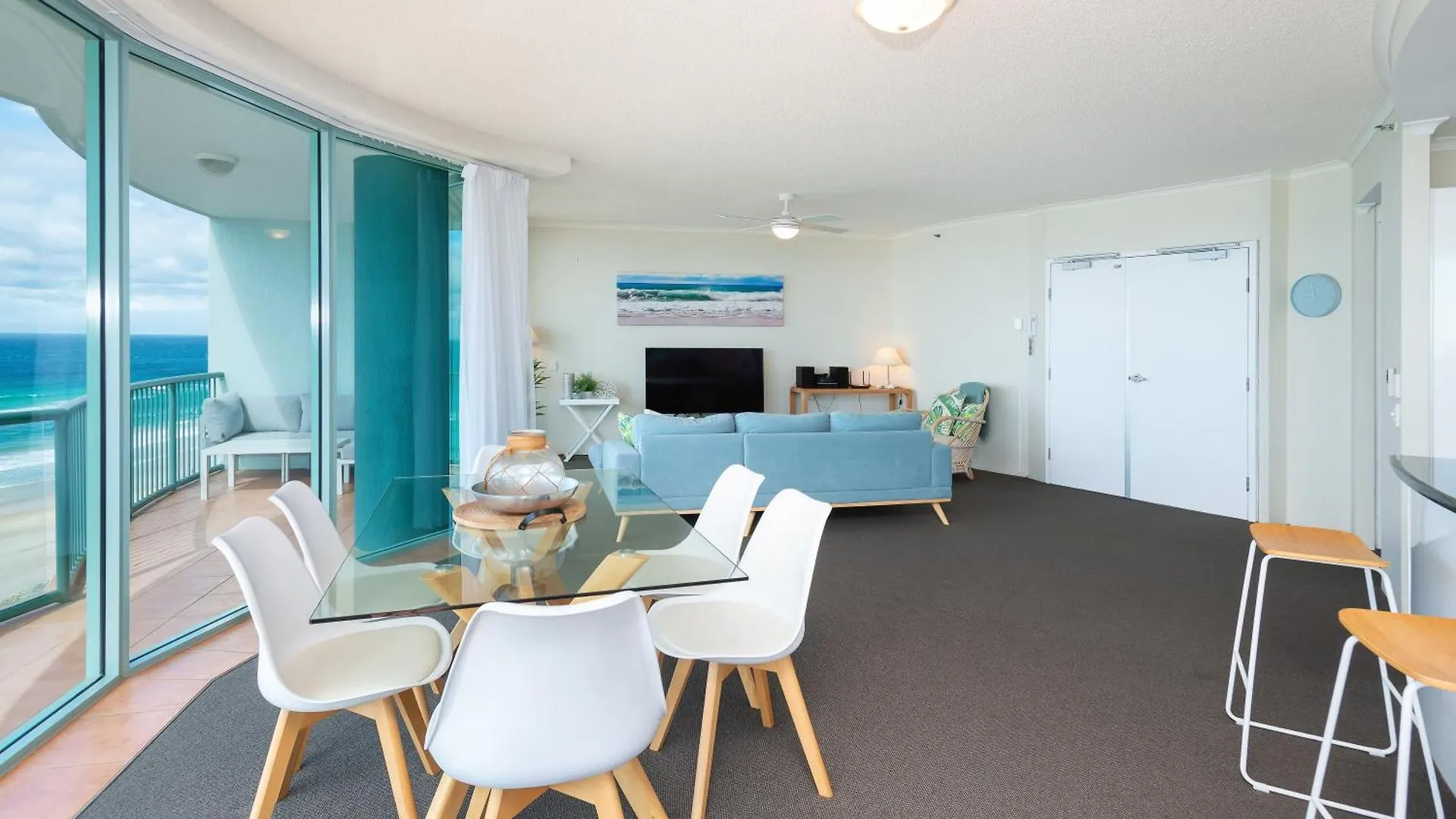 **** Resort The Waterford On Main Beach Gold Coast Australia