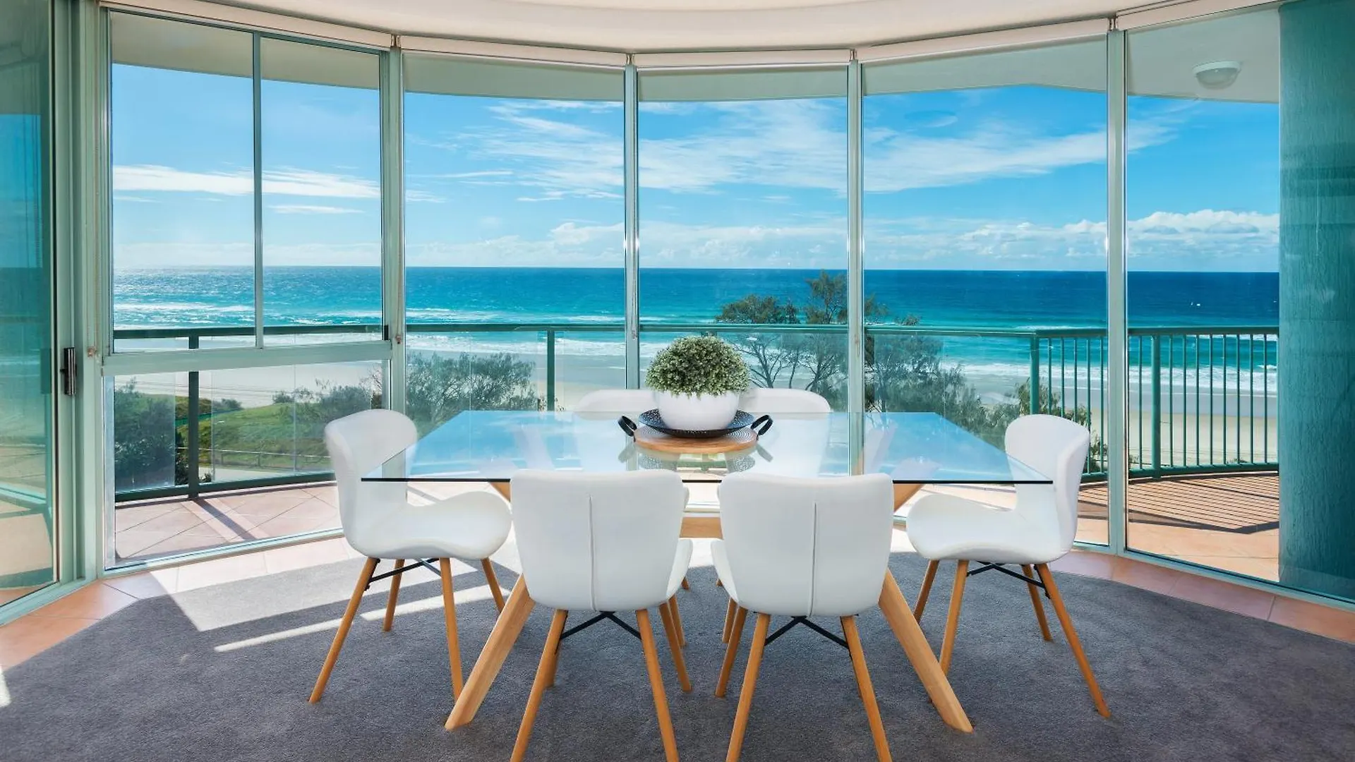 Resort The Waterford On Main Beach Gold Coast